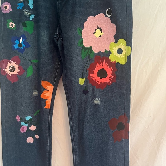 Women’s Misslook 3xl distressed flower jeans $21 - Picture 2 of 7